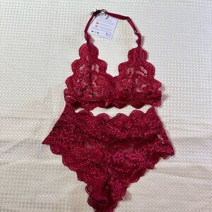 Elegant Lace Bralette and Panty Set - Red